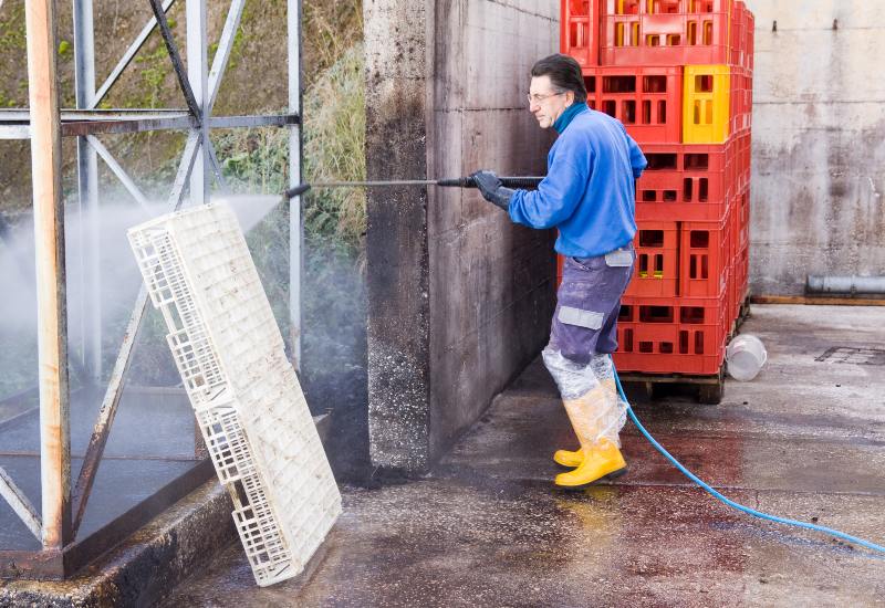 Eco-Clean Inc. offers commercial pressure washing services in Atlanta, GA